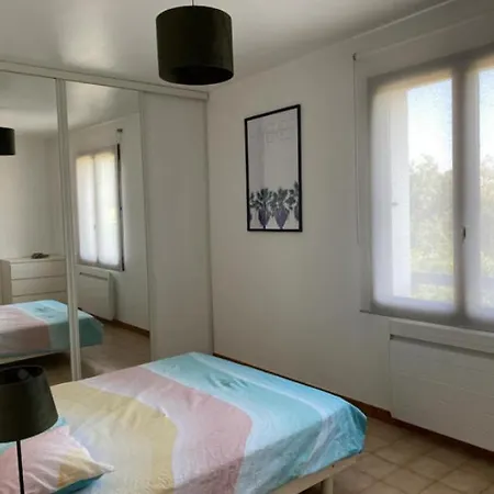 Beau T3 Calme Et Idealement Situe A דירה הייר